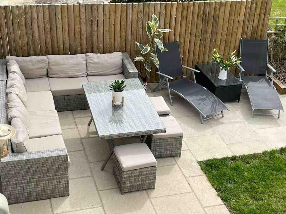 Modern 4 Bedroom House In Weymouth Sunny Corner Exterior foto