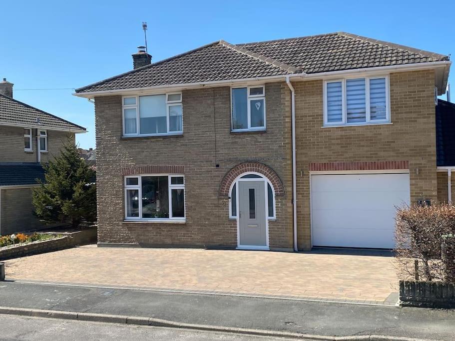 Modern 4 Bedroom House In Weymouth Sunny Corner Exterior foto