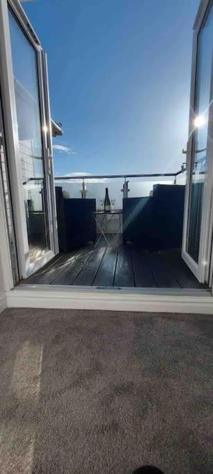 Modern 4 Bedroom House In Weymouth Sunny Corner Exterior foto