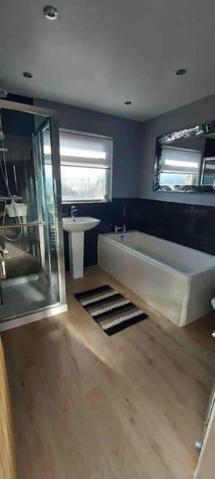 Modern 4 Bedroom House In Weymouth Sunny Corner Exterior foto